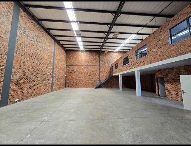 430M² WAREHOUSE TO LET IN TUNNEY